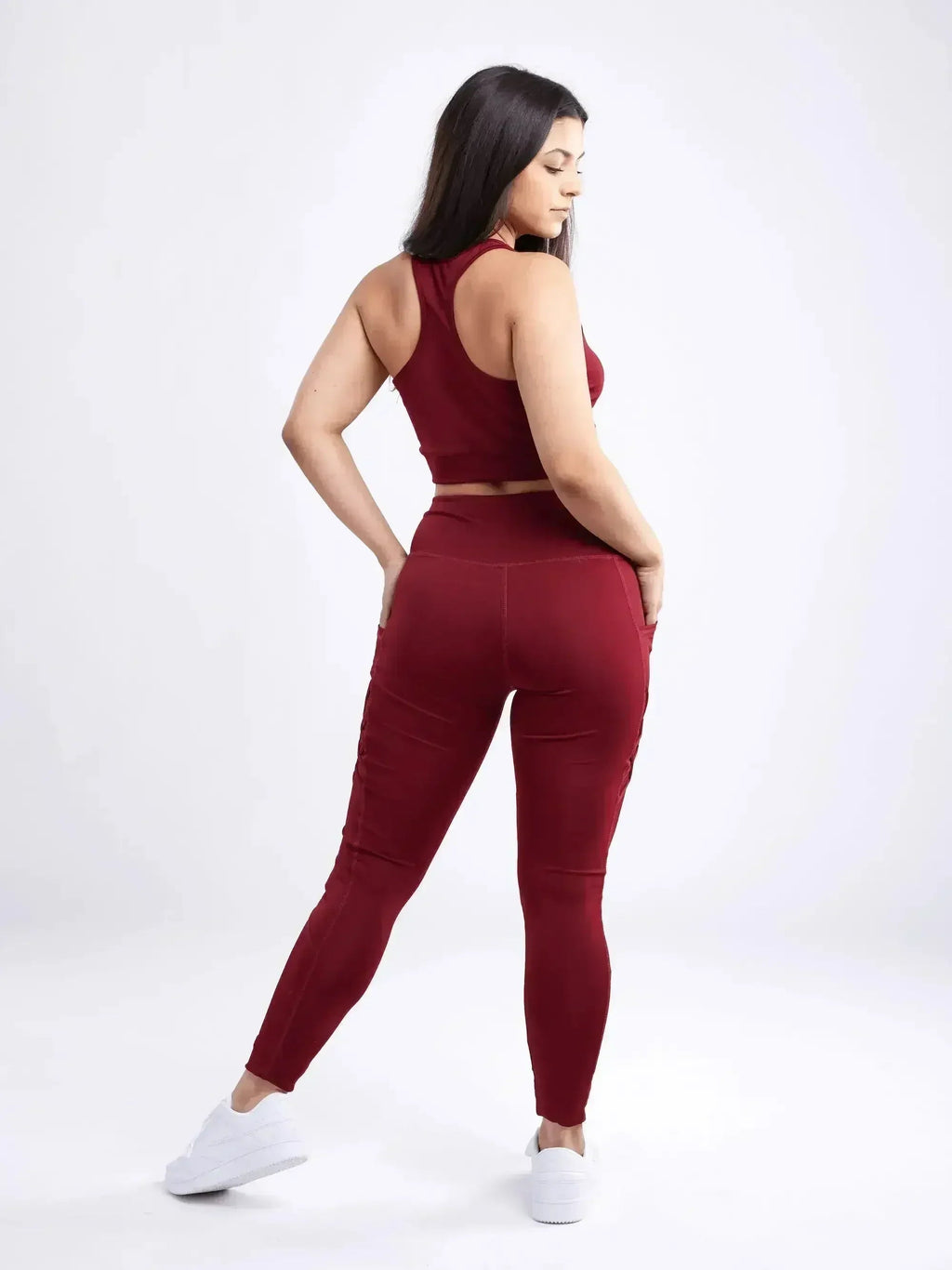 Racerback Training Crop Tank – Lightweight & Breathable for Workouts